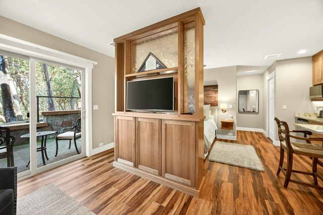 930 Granite Ridge Circle, Jacksonville, OR 97530