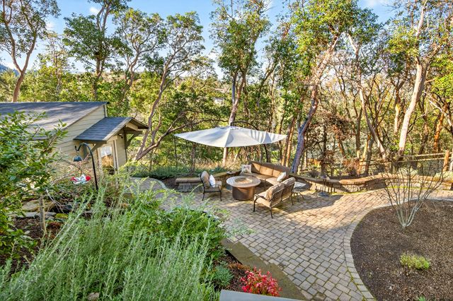 930 Granite Ridge Circle, Jacksonville, OR 97530