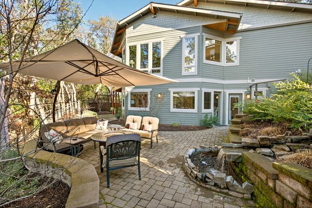 930 Granite Ridge Circle, Jacksonville, OR 97530