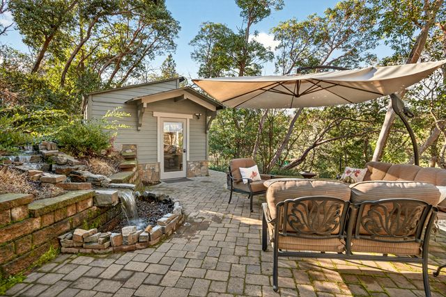 930 Granite Ridge Circle, Jacksonville, OR 97530