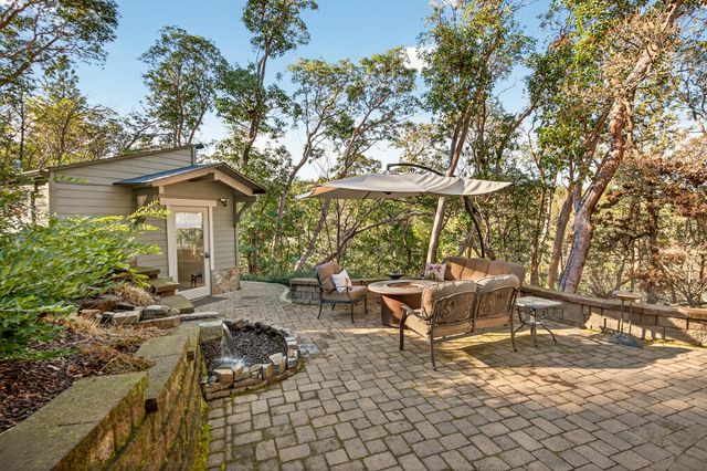 930 Granite Ridge Circle, Jacksonville, OR 97530