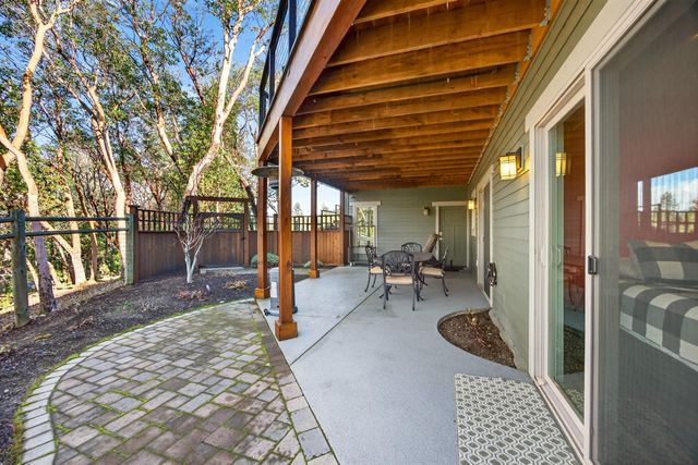 930 Granite Ridge Circle, Jacksonville, OR 97530