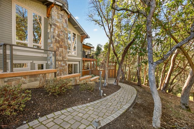 930 Granite Ridge Circle, Jacksonville, OR 97530