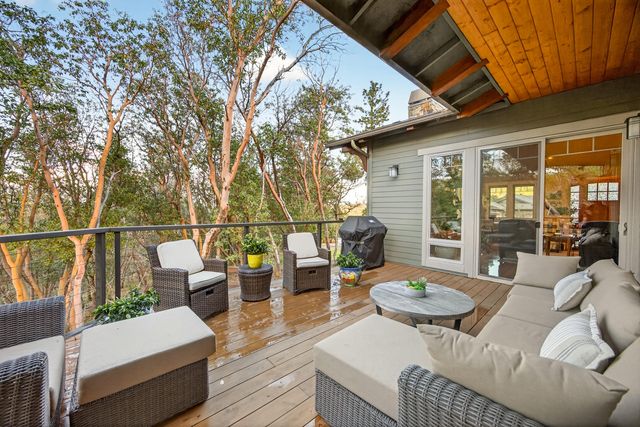 930 Granite Ridge Circle, Jacksonville, OR 97530