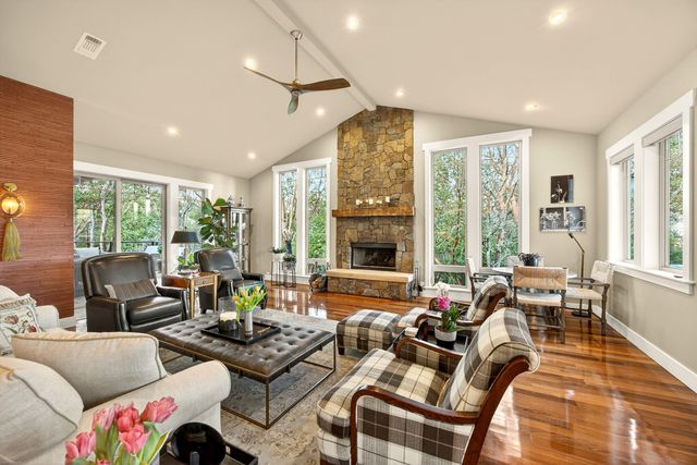 930 Granite Ridge Circle, Jacksonville, OR 97530