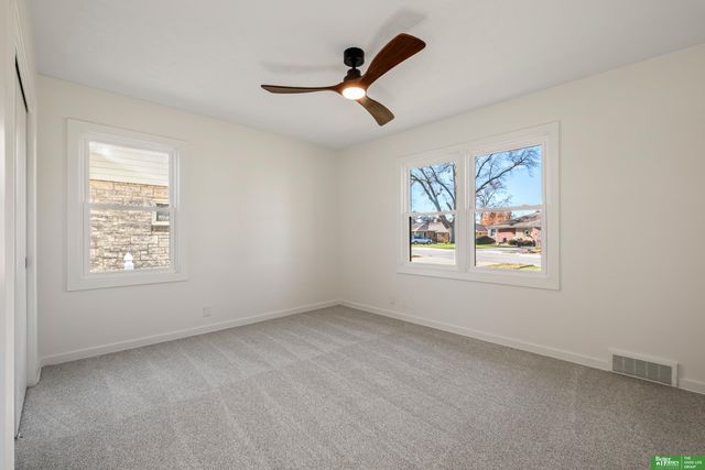 709 N 72nd Avenue, Omaha, NE 68114