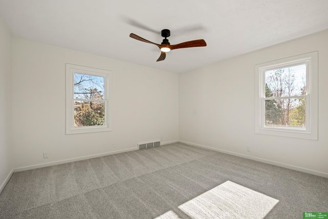 709 N 72nd Avenue, Omaha, NE 68114