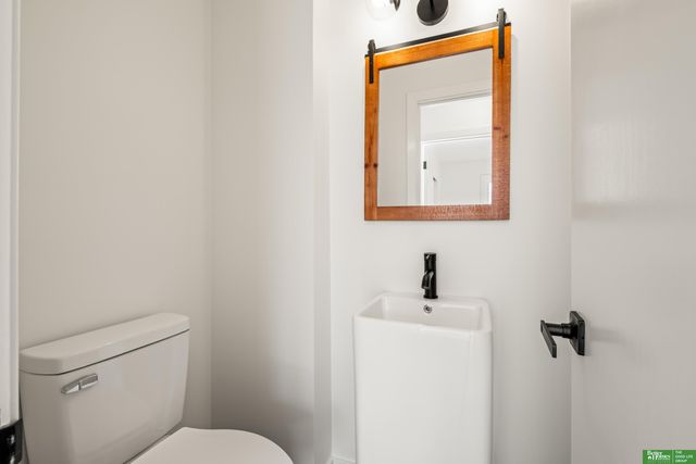 709 N 72nd Avenue, Omaha, NE 68114