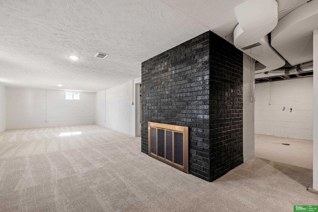 709 N 72nd Avenue, Omaha, NE 68114