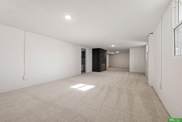 709 N 72nd Avenue, Omaha, NE 68114