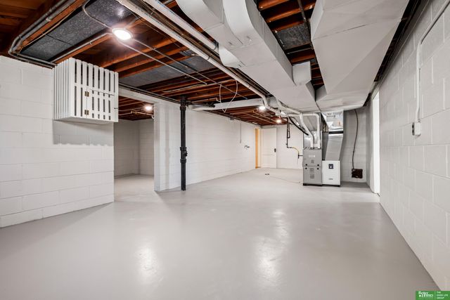 709 N 72nd Avenue, Omaha, NE 68114