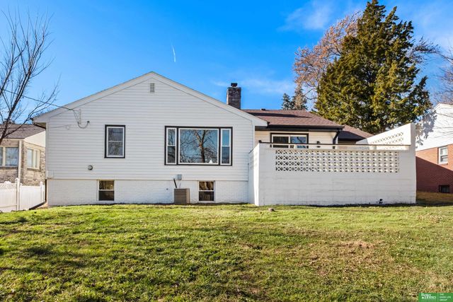 709 N 72nd Avenue, Omaha, NE 68114