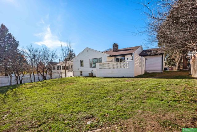 709 N 72nd Avenue, Omaha, NE 68114