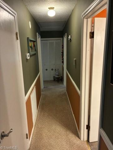 2285 LOCUST GROVE Road, Mount Airy, NC 27030