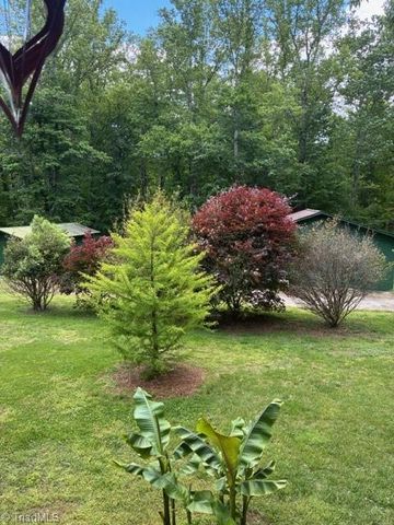 2285 LOCUST GROVE Road, Mount Airy, NC 27030
