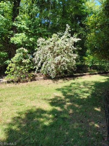 2285 LOCUST GROVE Road, Mount Airy, NC 27030