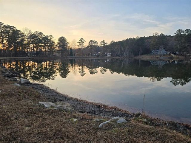 2623 Pineridge Drive, Conyers, GA 30012