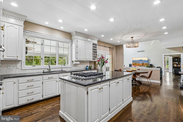 42 CHRISTOPHER DR, Princeton, NJ 08540