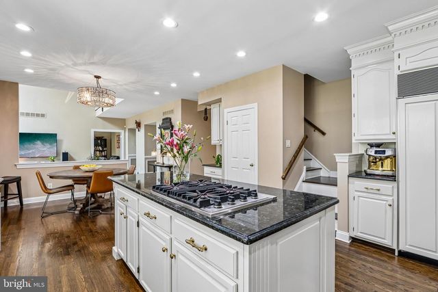 42 CHRISTOPHER DR, Princeton, NJ 08540
