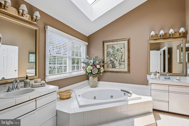 42 CHRISTOPHER DR, Princeton, NJ 08540