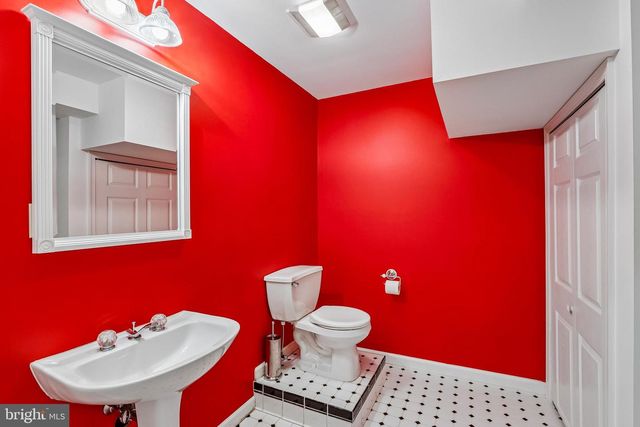 42 CHRISTOPHER DR, Princeton, NJ 08540