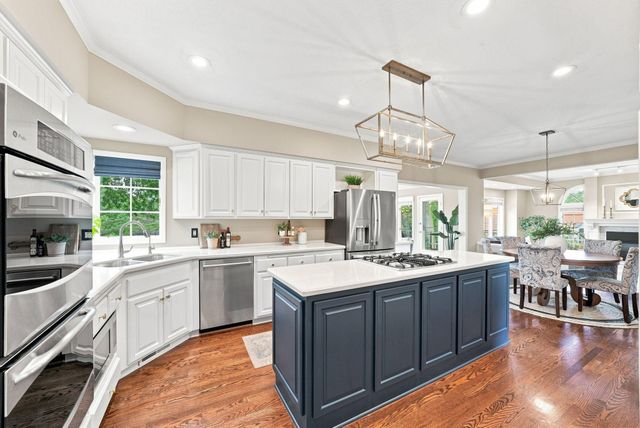 9486 Olympia Drive, Eden Prairie, MN 55347