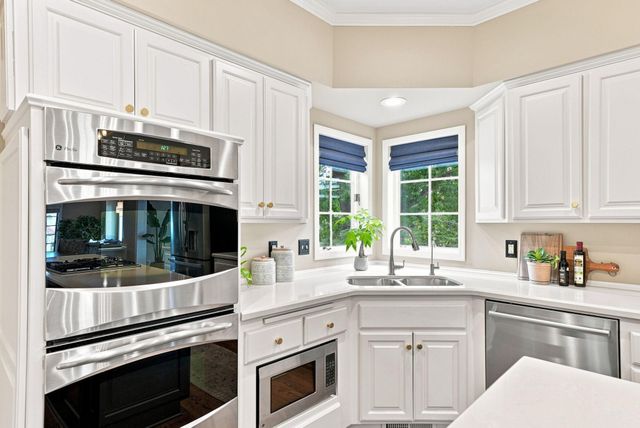9486 Olympia Drive, Eden Prairie, MN 55347