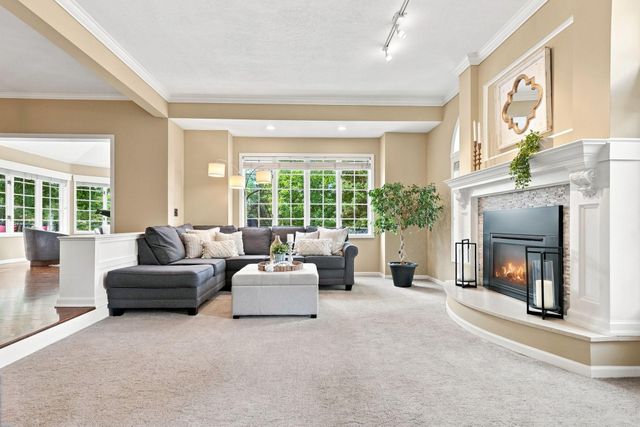 9486 Olympia Drive, Eden Prairie, MN 55347