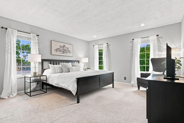 9486 Olympia Drive, Eden Prairie, MN 55347