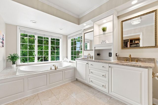 9486 Olympia Drive, Eden Prairie, MN 55347