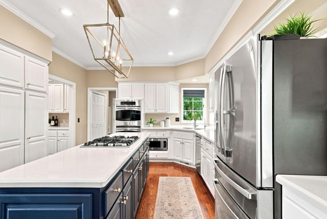 9486 Olympia Drive, Eden Prairie, MN 55347