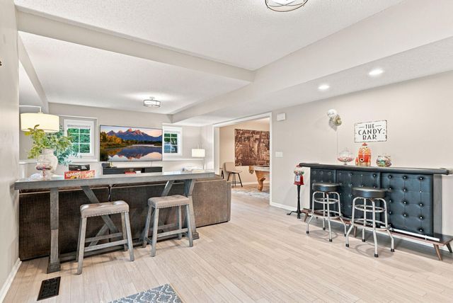 9486 Olympia Drive, Eden Prairie, MN 55347