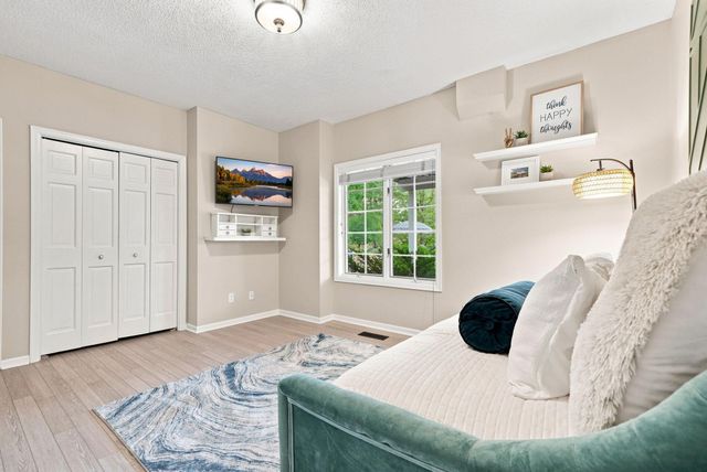 9486 Olympia Drive, Eden Prairie, MN 55347