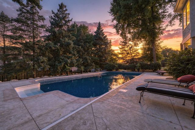 9486 Olympia Drive, Eden Prairie, MN 55347
