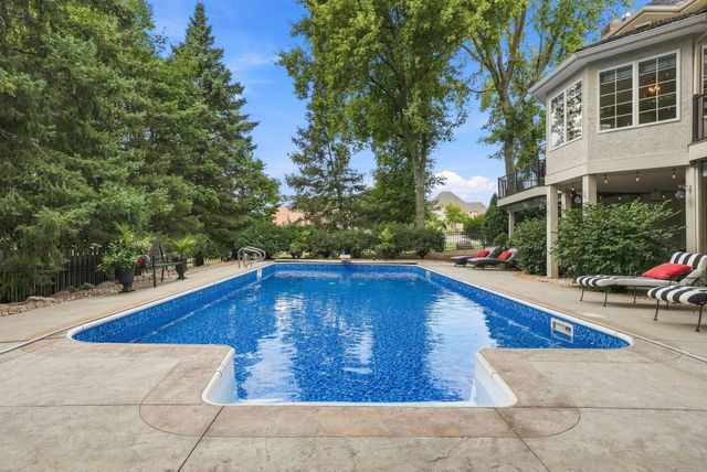 9486 Olympia Drive, Eden Prairie, MN 55347