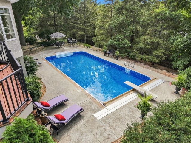 9486 Olympia Drive, Eden Prairie, MN 55347