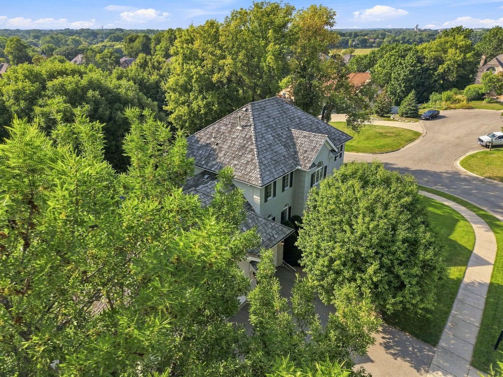 9486 Olympia Drive, Eden Prairie, MN 55347 — photo 5