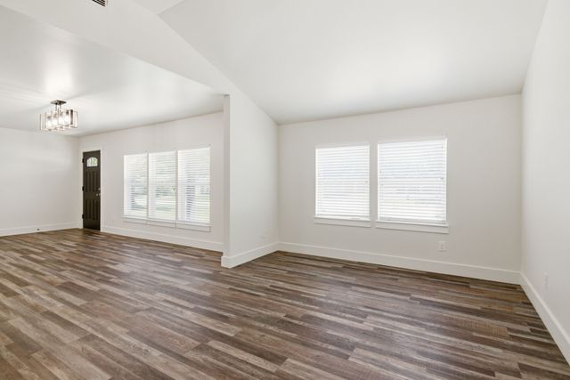 105 Anderson Street, Burleson, TX 76028