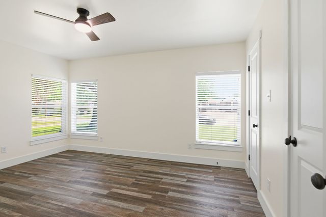 105 Anderson Street, Burleson, TX 76028