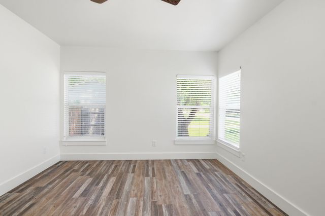 105 Anderson Street, Burleson, TX 76028