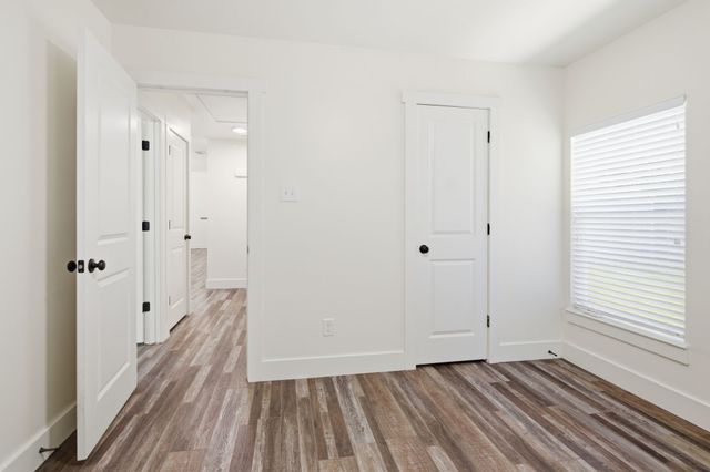 105 Anderson Street, Burleson, TX 76028