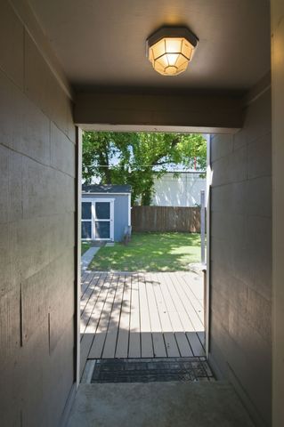 105 Anderson Street, Burleson, TX 76028