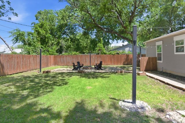 105 Anderson Street, Burleson, TX 76028