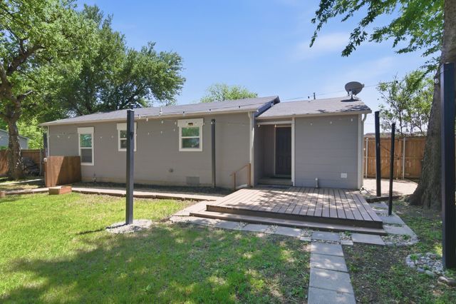 105 Anderson Street, Burleson, TX 76028