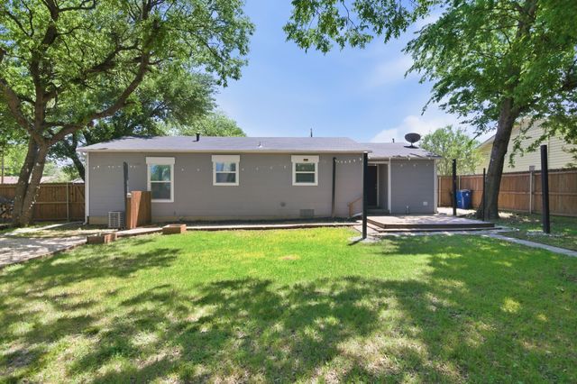 105 Anderson Street, Burleson, TX 76028