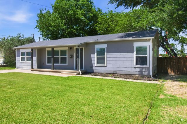 105 Anderson Street, Burleson, TX 76028