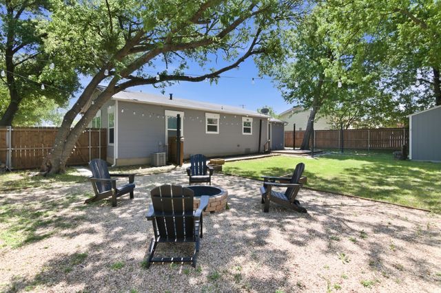 105 Anderson Street, Burleson, TX 76028