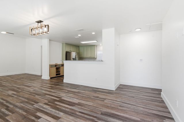 105 Anderson Street, Burleson, TX 76028