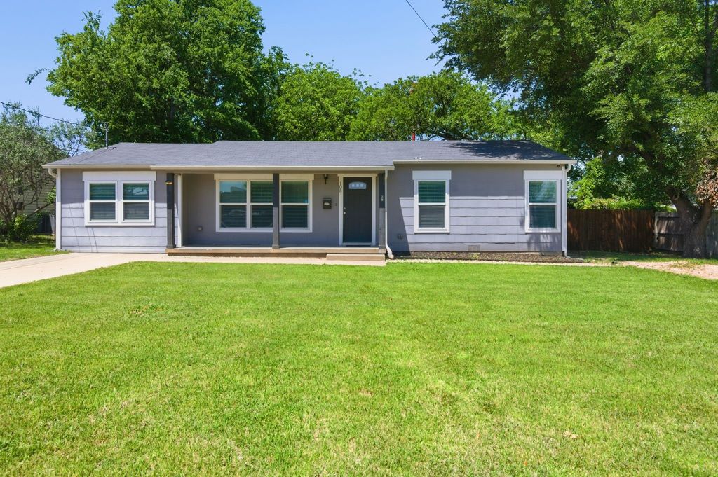 105 Anderson Street, Burleson, TX 76028