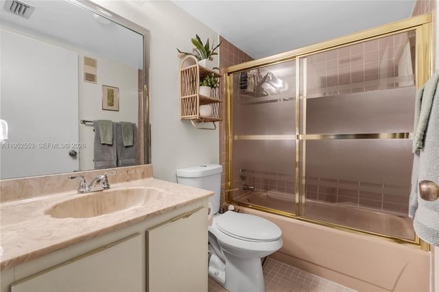 7740 NW 50th St 408, Lauderhill, FL 33351